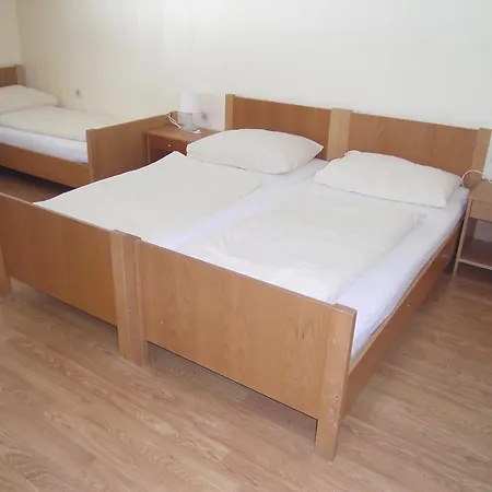 بيت شباب Jugend- Und Familiengastehaus هيليغنبلت