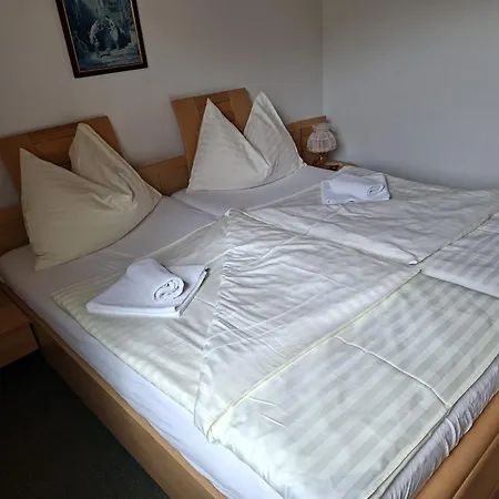 Jugend- Und Familiengaestehaus Hostel *