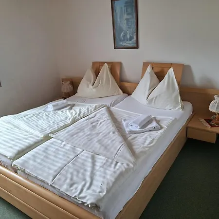 Jugend- Und Familiengaestehaus * 하일리겐불루트