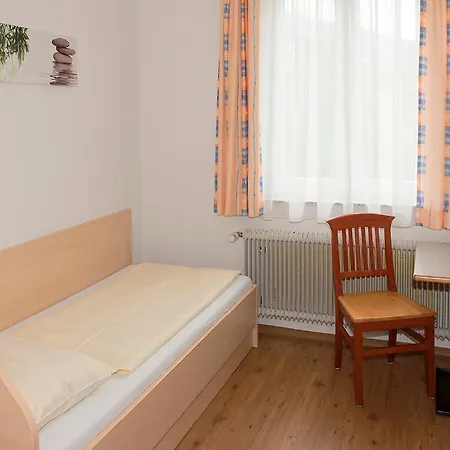 Jugend- Und Familiengastehaus بيت شباب *