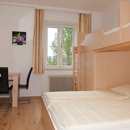 Jugend- Und Familiengastehaus هيليغنبلت