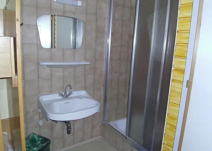 Jugend- Und Familiengaestehaus Hostel *