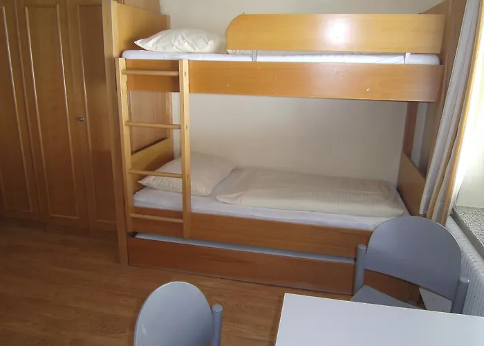 Jugend- Und Familiengaestehaus Hostel *