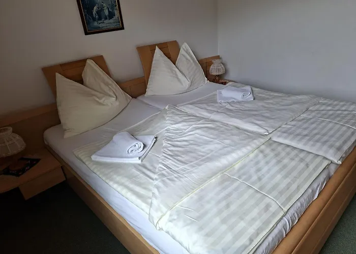 Jugend- Und Familiengaestehaus Hostel *