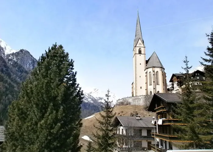 Jugend- Und Familiengaestehaus * Heiligenblut