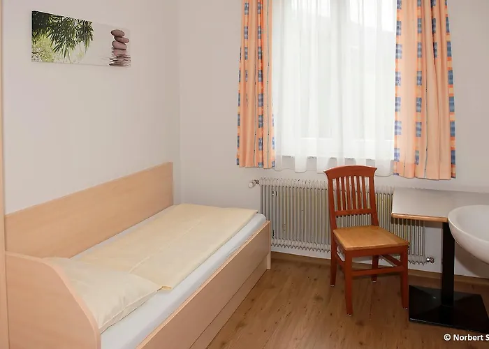 Jugend- Und Familiengaestehaus Hostel *